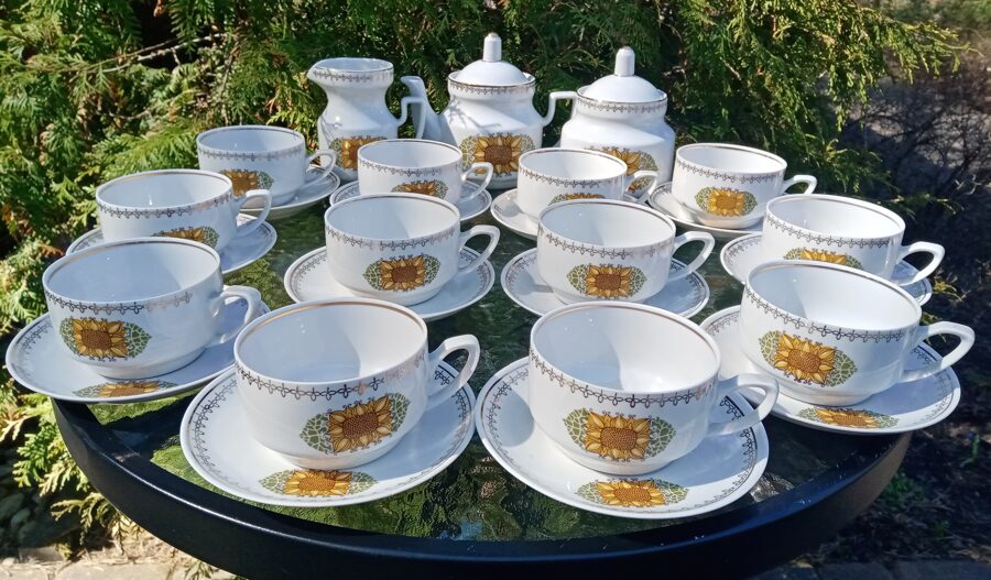Skaista vasarīga tējas servīze "Aija-2" ar saulespuķēm 10 personām (Aija-2 tējas 41)