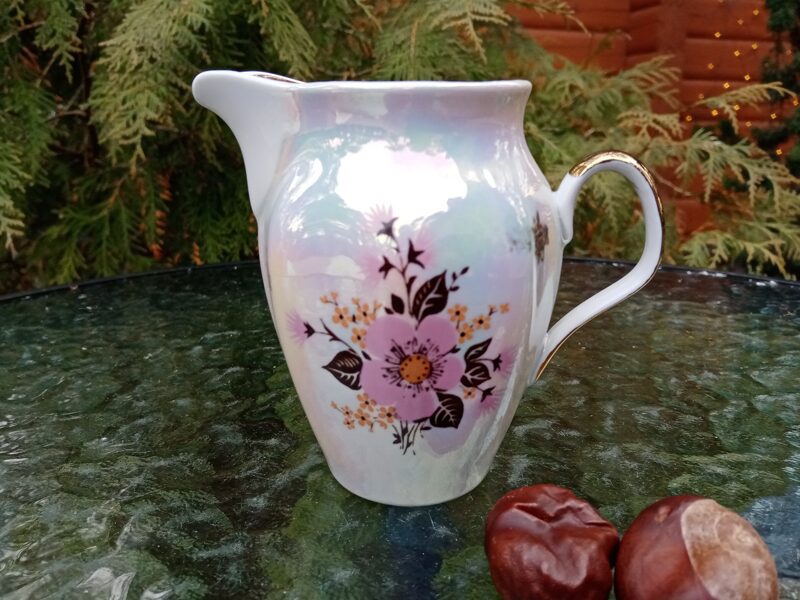 Krējuma kanniņa no servīzes "Sigulda", lustrēta ar rozā puķi (Sigulda 58)