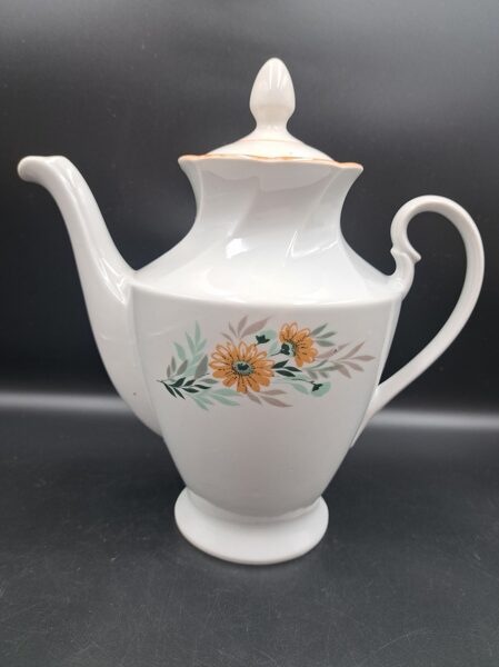 Lielā tējkanna, tējas servīze "Viktorija" ar oranži brungānām puķēm un bešu lustru, RPR (Viktorija t 119)