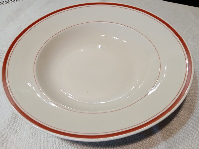 Šķīvis zupas, servīze "Spīdola" ar bordo līnijām ((1+1)+1) (Spīdola 13)
