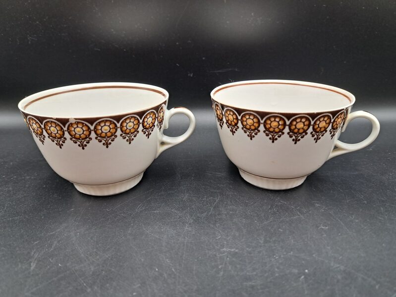 Krūzītes, plānsienu porcelāna tējas servīze "Diāna" tase ar ar brūnu dekolu, ar lustru (bez zelta), RPR (Diāna 84)