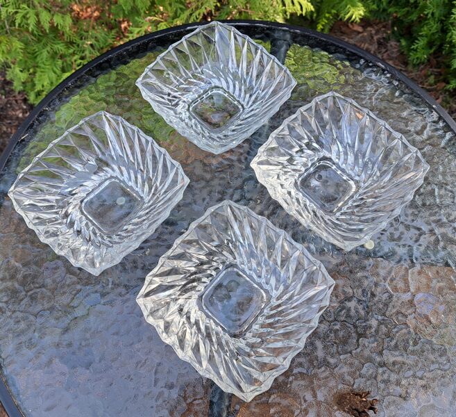 Skaistas stikla salātu bļodas (Stikls sk 90)