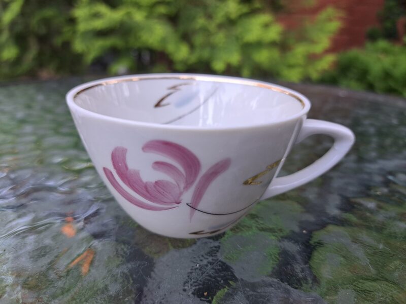 Tase "Ausma" ar rozā krizantēmu, slīpējums, PFF (Ausma 17)