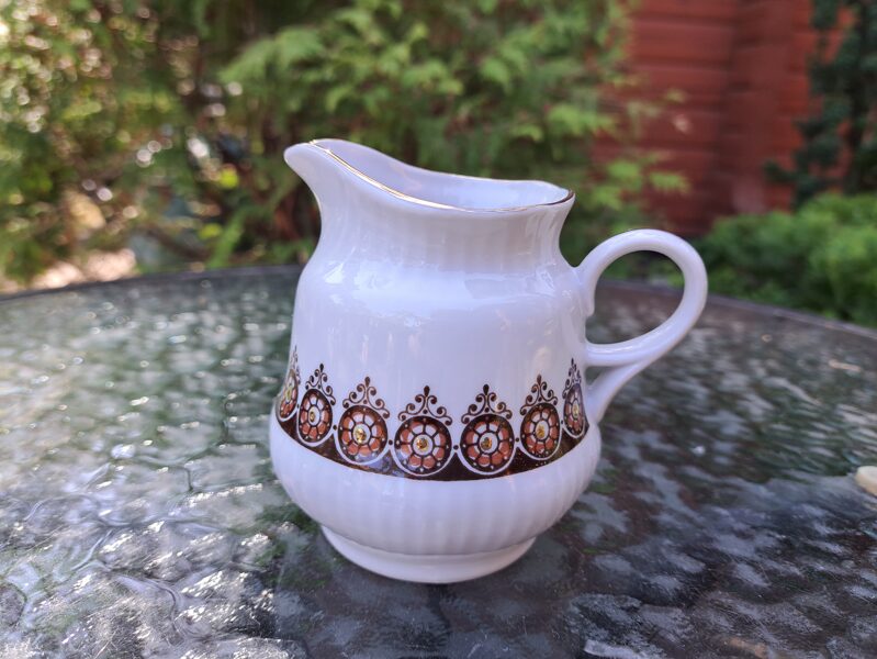 Krējuma kanniņa, tējas servīze "Diāna" ar brūnu dekolu un zeltu, RPR (Diāna 50)