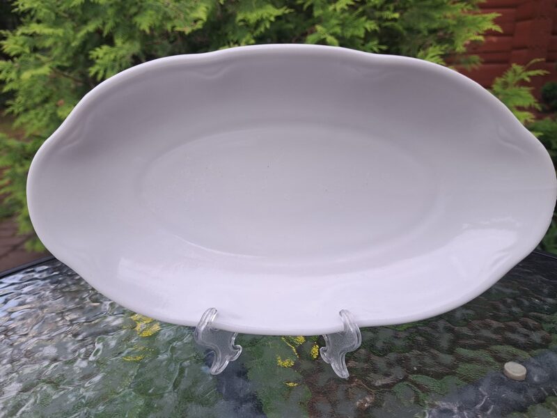 Mazs garenais šķīvis, pilnīgi balts pusdienu servīze "Rokoko", . 26cmx14,5cm, RPF (Rokoko 133)