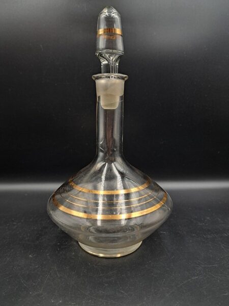 Karafe stikla ar korķi, zelta svītras. 20.gadsimta 60.-ie gadi, h=23,5cm (Citi st 167)