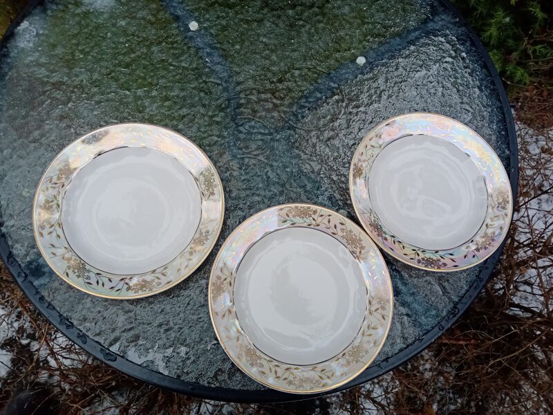 Kūku šķīvji no servīzes "Sigulda", lustrēta ar zeltu, RPR (Sigulda 89)