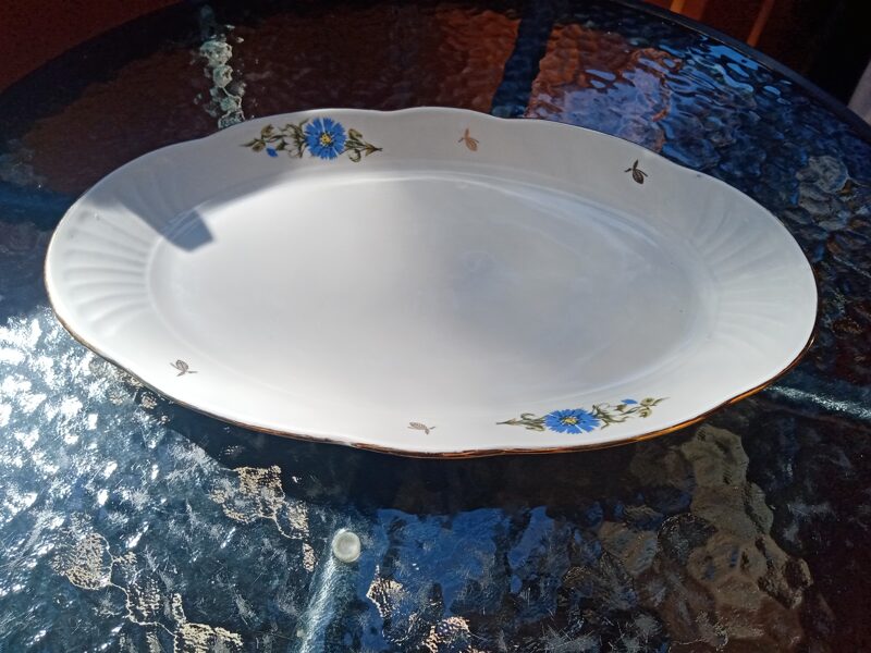 Lielais garenais šķīvis ar rudzupuķēm un zeltu, forma "Māra", RPR. L=36cm (Māra pusdienu 68)