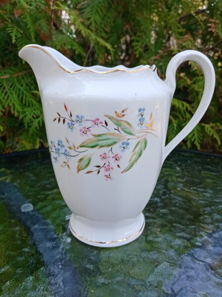 Krējuma kanniņa ar maigām puķēm un zeltu (Rubenss 21)