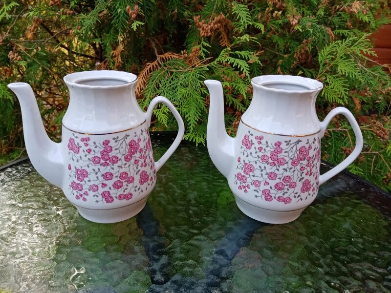 Kafijas kannas bez vāciņa, Rīgas kafijas servīze "Māra" ar rozā rozītēm (Māra kafijas 21)