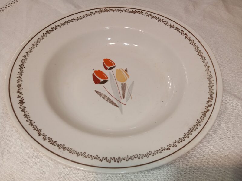 Šķīvis zupas 24cm, pusdienu servīze "Spīdola" ar tulpēm (Spīdola 09)