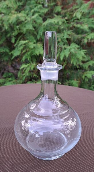 Karafīte ar korķi. Viegla gravēšana (Citi st 22)