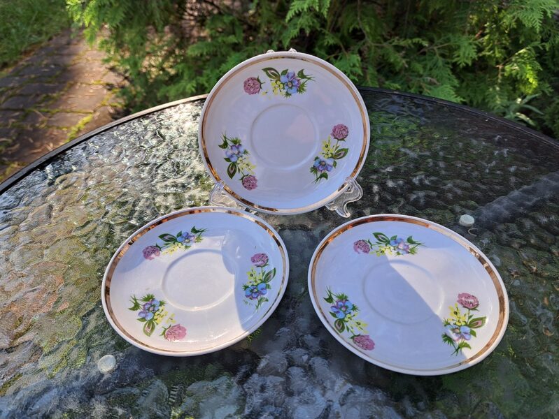 Apakstases, kafijas servīze "Ārija" ar āboliņu un zeltu, RPR (Ārija kafijas 95)