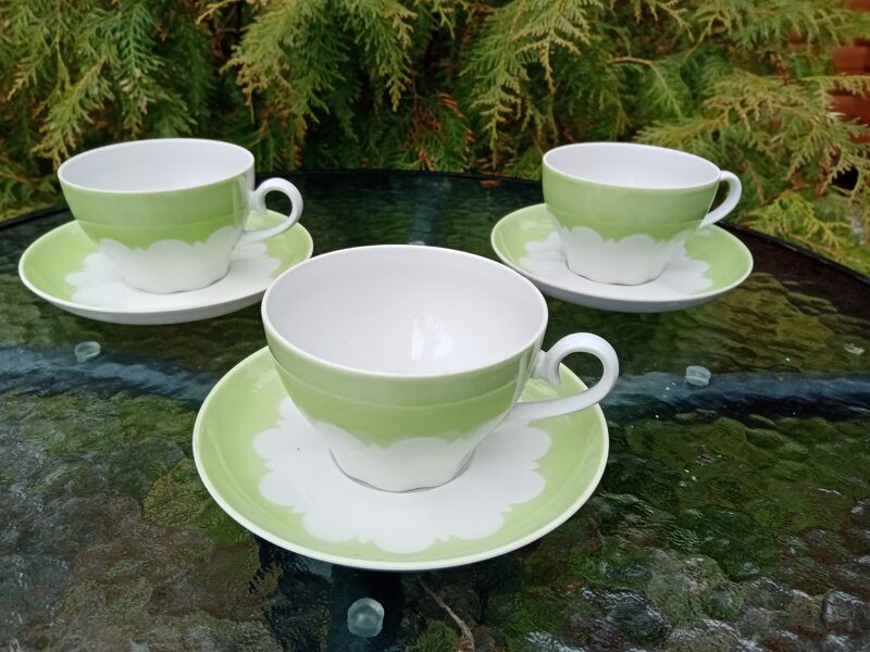 Tējas pāri, tējas servīze "Ārija", balti ar gaiši zaļu dekolu (Ārija tējas 17)