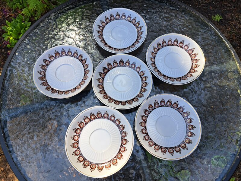 Apakštases, tējas servīze "Diāna" ar brūnu dekolu un zeltu, RPR (Diāna 49)