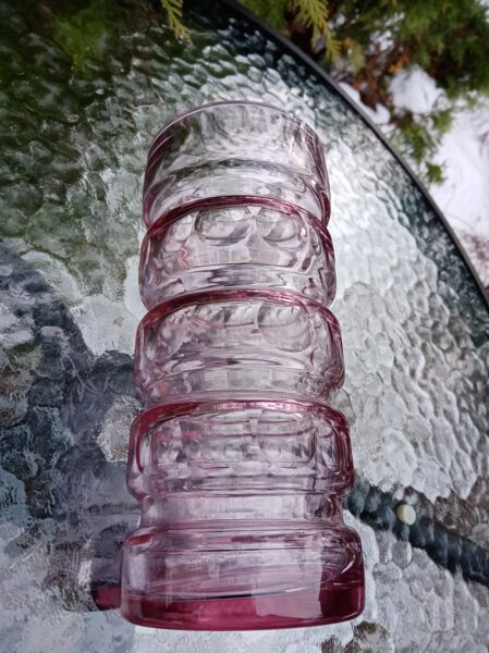 Lillā krāsas stikla vāze, Iļģuciema SF (Stikla vāze 33)