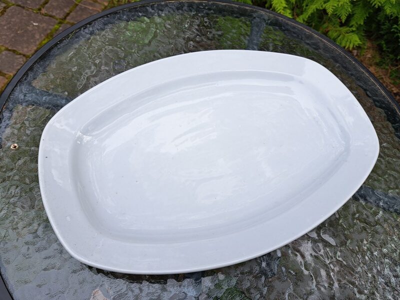 Ļoti liels garenais šķīvis pilnīgi balts, forma ''Gludā" 40cmx26,5cm (Gludā 104)