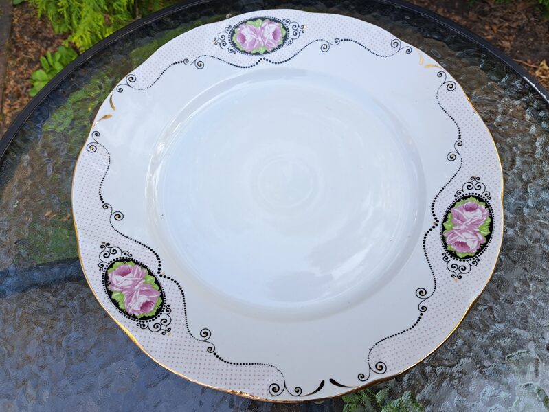 Servējamais šķīvis lielais, d=36cm,  pusdienu servīze "Viktorija" ar rožu kameju un bagātīgu zeltu, RPR. (Viktorija 55)
