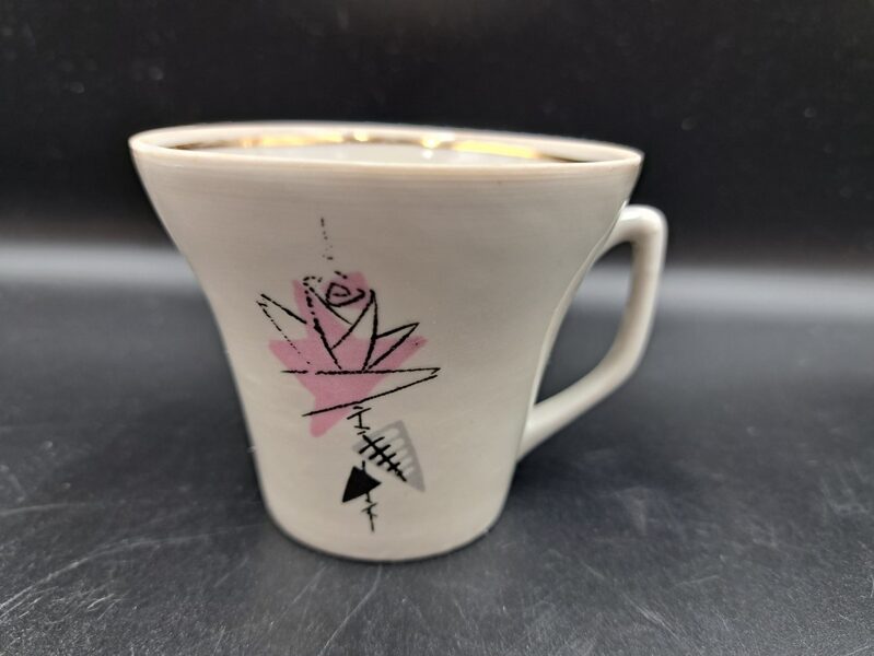 Krūzīte ar lillā rozi un zelta svītru gar malu iekšā, kafijas servīze "Stella" ar rozā rozi, PFF (Stella 05)