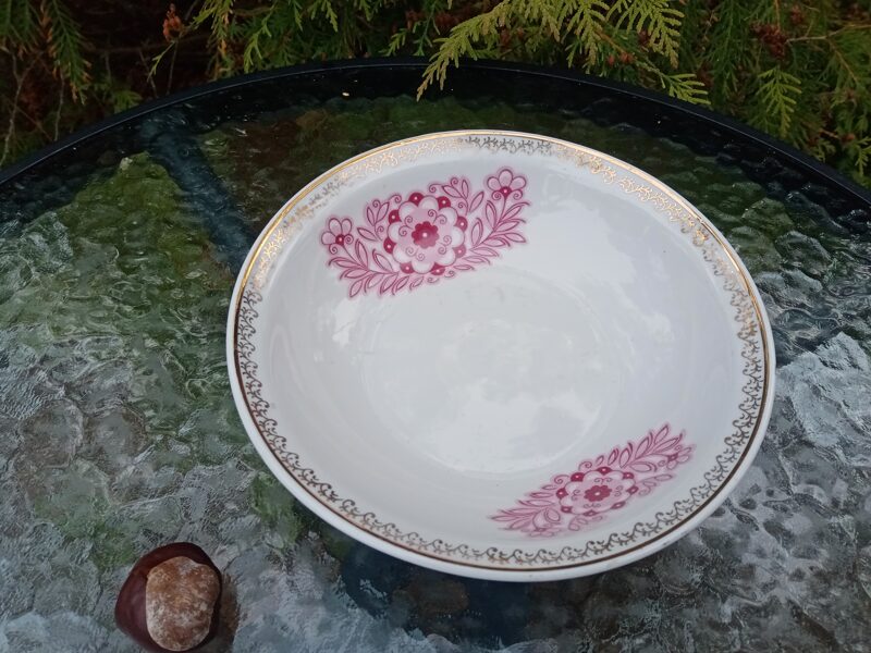 Cepumu bļoda ar rozā puķēm un zelta ornamentu, tējas servīze "Aija-2" (Aija-2 tējas 80)