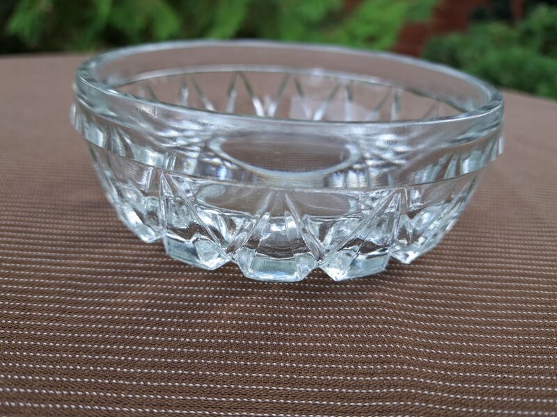 Caurspīdīga presēta stikla mazsīva bļodiņa Nr.1. 80.-ie gadi. D=11cm, h=3,8cm (Stikls sk 223)