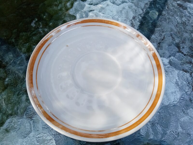 Apakštase, kafijas servīze "Māra" balta ar gaiši brūnām svītrām (Māra kafijas 09)