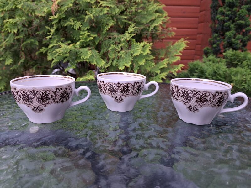 Krūzītes, kafijas servīze "Ārija" ar brūnu mežģīņu dekolu (bēšs tikliņs, silts tonis) un zeltu, RPR (Ārija kafijas 104)