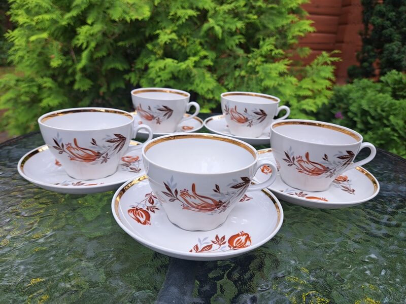 Tējas pāri, tējas servīze "Ārija", ar brūnām tulpēm un zeltu (Ārija tējas 59)