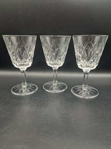 Vīna glāžu komplekts 3 personām, presēts stikls (Stikla gl 153)