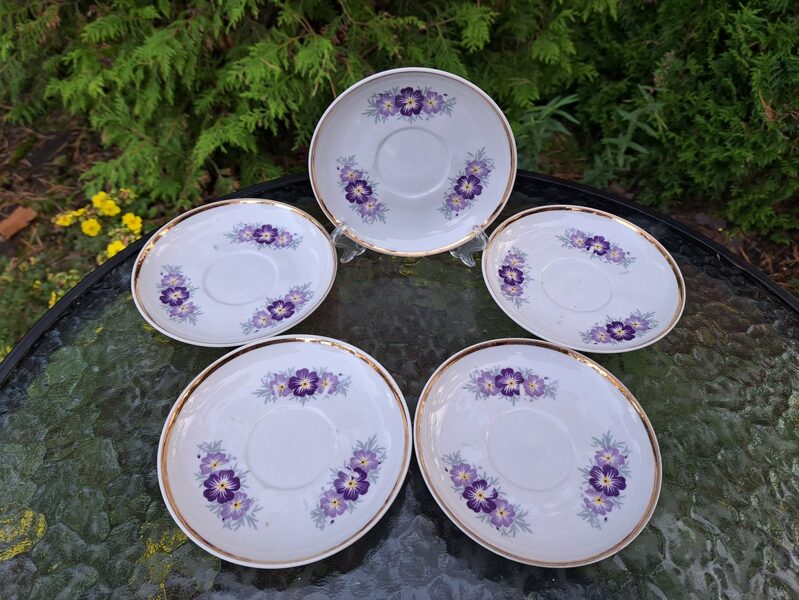 Skaistas apakštases,  tējas servīze "Ārija" ar violetām un lillā puķēm un zeltu, RPR (Ārija tējas 106)