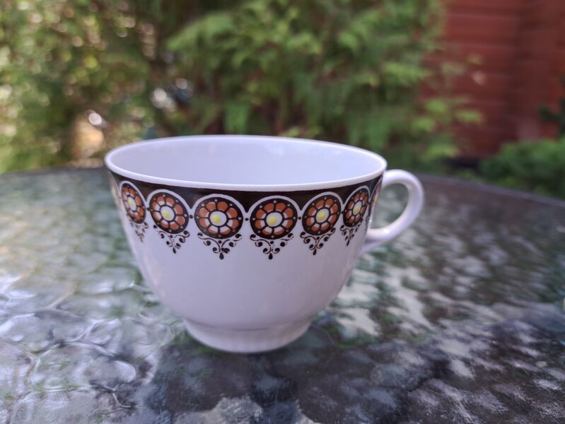 "Diāna" tase  ar brūnu dekolu, bez zelta un bez zīmoga (Diāna 15)