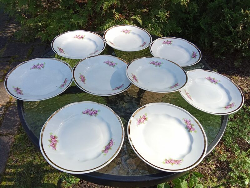 Kūku šķīvji, tējas servīze "Ārija" ar rozītēm un platu zelta malu, RPR (Ārija tējas 163)