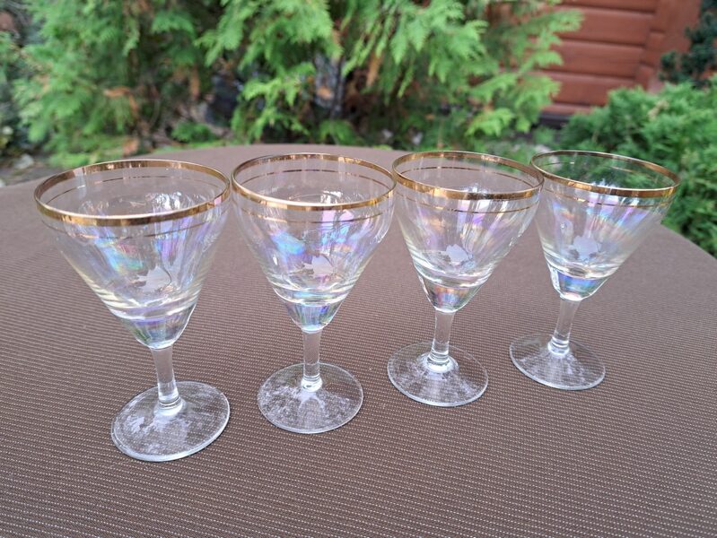Vintāžas stikla glāzīšu uz kājiņas komplekts 4 personām, tilp.80ml (Stikla gl 130)