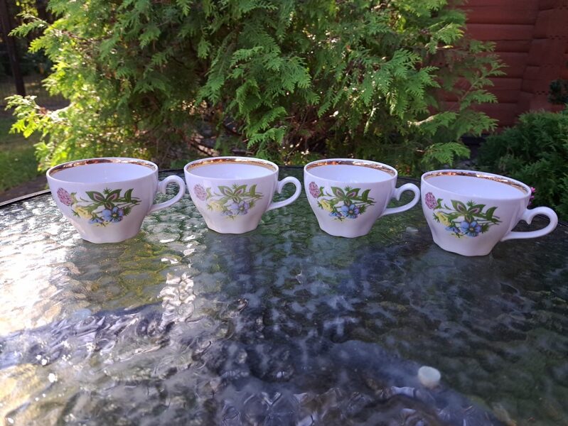 Krūzītes, kafijas servīze "Ārija" ar āboliņu un zeltu, RPR (Ārija kafijas 94)