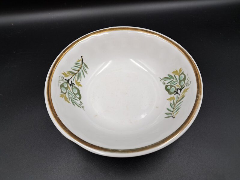 Salātu bļodiņa vidēja ar pakšu zirņiem, RPR. Diam.15,5cm, plakans slīpējums (Citi pusd 185)