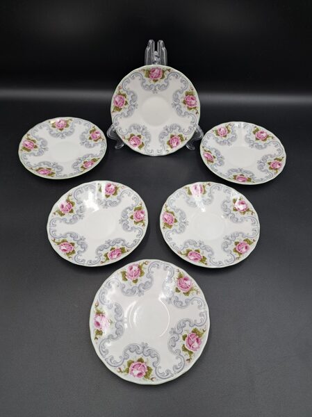 Apakštases, plānsienu porcelāna servīze "VITA" ar retu rožu dekolu un gaiši zaļu lustru (Vita 68)