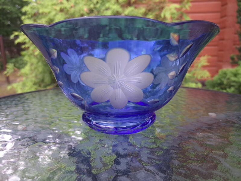 Būrvīga augļu bļoda uz zemas kājas (Stikls sk 119)