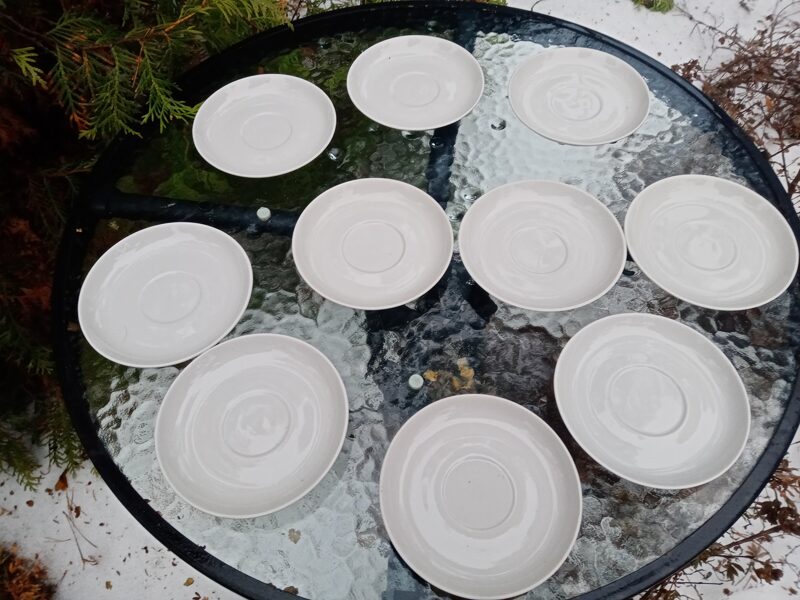 Apakštases no kafijas servīzes "Aija-2", pilnīgi baltas, bez zelta, bez dekola, bez zīmoga (Aija-2 kaf 19)