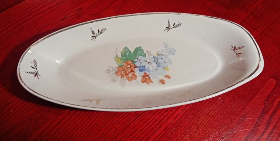 Šķīvis garenais 28cm, pusdienu servīze "Spīdola" ar skaistu zilu-rozā pušķi un zeltu (Spīdola 68)