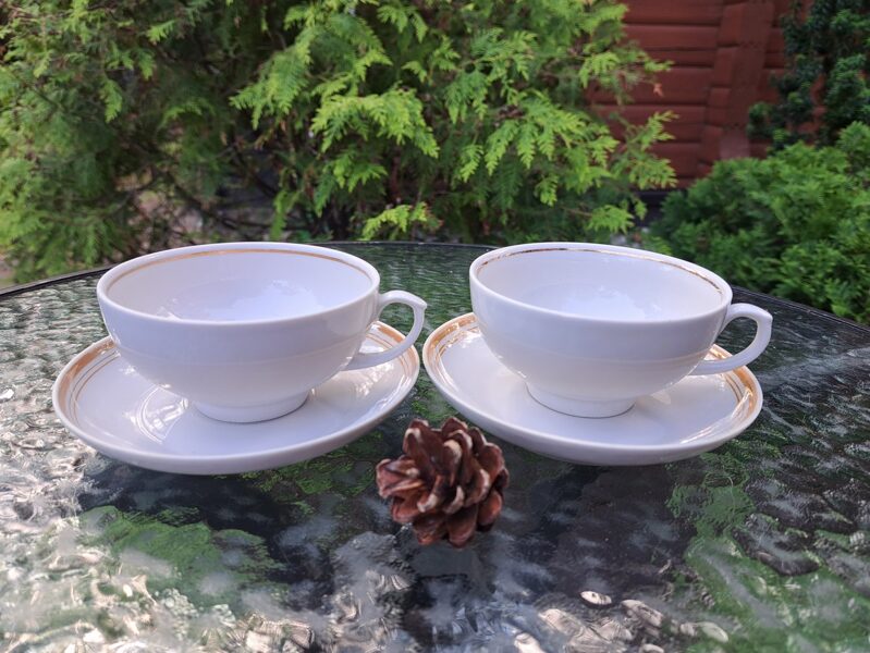 Klasiski eleganti balti ar zeltu tējas pāri, tilp.180ml, Duļevo (Duļevo 21)
