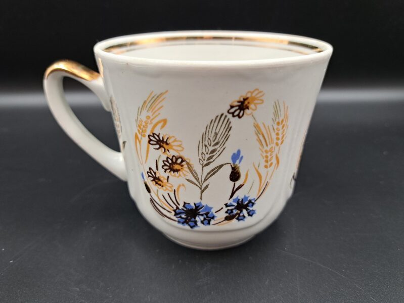 Sulas/tējas krūzīte 250ml ar neparastu dekolu - Jāņu puķēm un bagātīgu zeltu, forma "Ilona", RPR (Buljona 112)