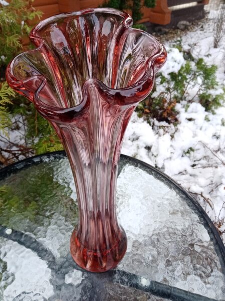 Ļoti skaista rozā vāze Līvānu stikla vāze "Medūza" Nr.2 (Stikla vāze 50)