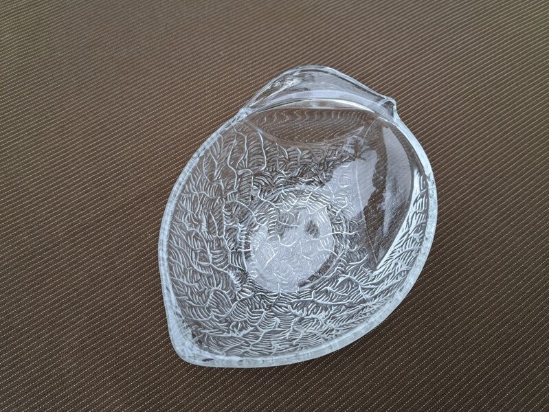 Caurspidīga stikla bļodiņa-citroniņš. Presēts stikls (Stikls sk 140)