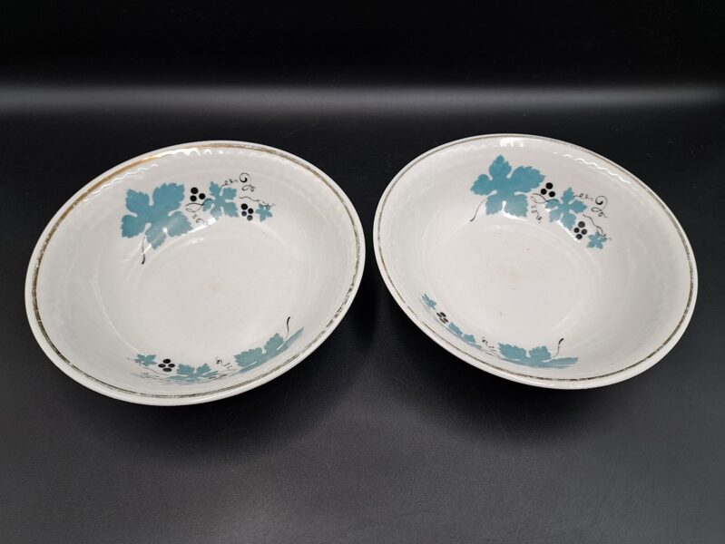 Salātu bļodiņas apaļas ar zaļām lapām un ogām. D=15,5cm, RPR (Citi pusd 199)