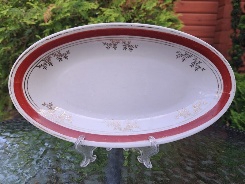 Garenais šķīvis ar bordo malu un zeltu (zari), 25,5cmx14cm. pusdienu servīze "Gludā", PFF (Gludā 114)