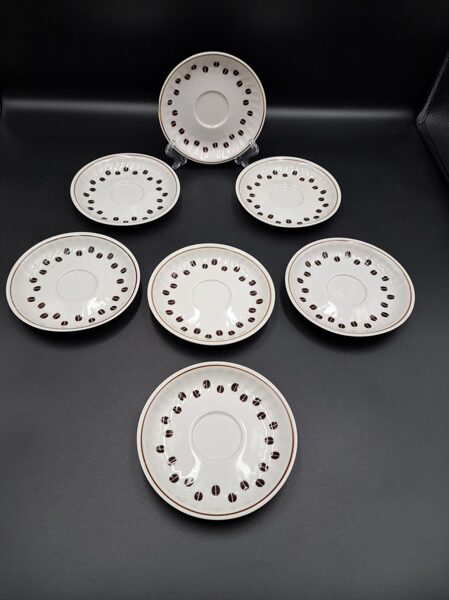 Apakštases, plānsienu kafijas servīze "RĪGA" ar kafijas pupiņām un brūnu apvilkumu, RPR (Rīga 80 71)