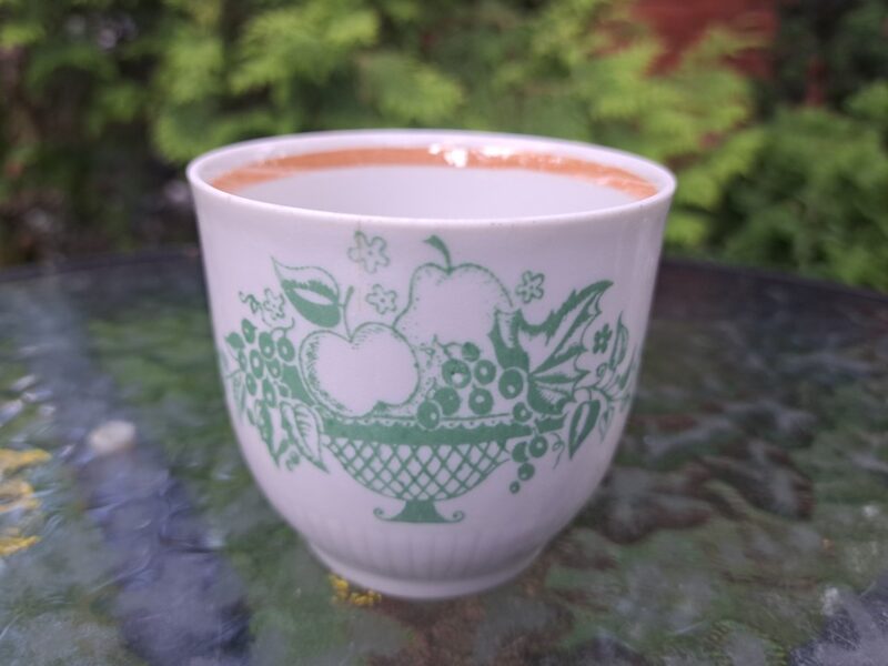 Porcelāna glāze ar zaļu augļu dekolu un lustrētu apvilkumu iekšā (bez zelta) (Citi rpt 242)