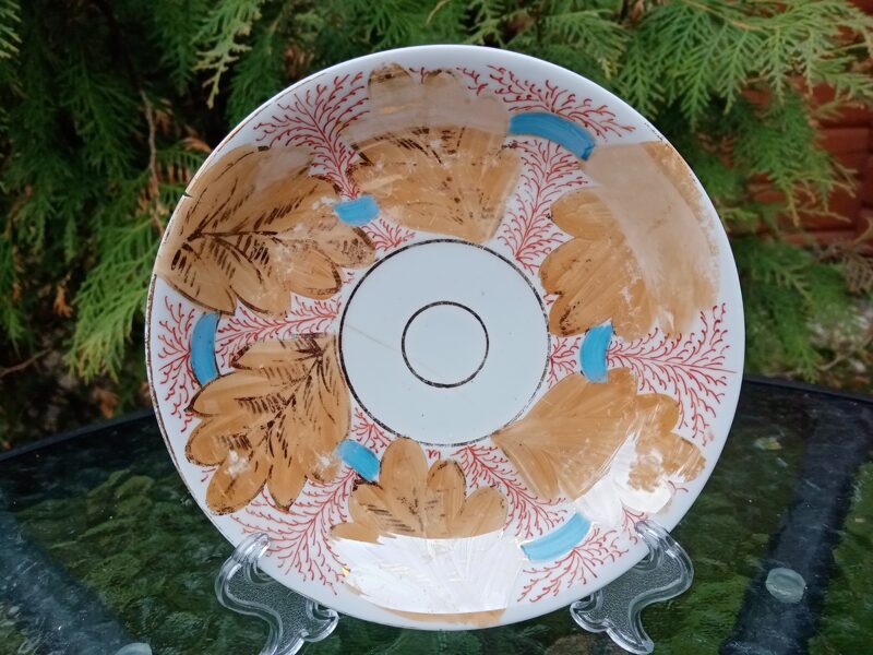 Apakštase Kuzņecovs ar bešā lapām, zelts, lustrs, 1890.-1917.g.g. (Kuzņecovs 05)