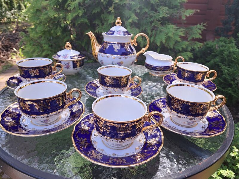 Brīnišķīga kobalta tējas servīze ar Meisena pušķiem un bagātīgu zeltu, D.R. CZECH Porcelane Carlsbad (Čehija 54)