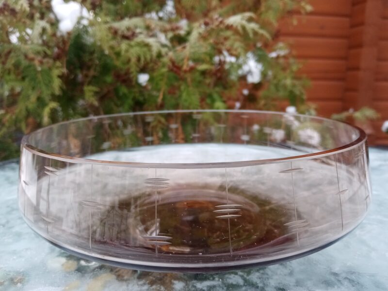 Vintāža maigi karamēļkrāsas stikla bļoda uz plašas kājas (Stikls sk 72)